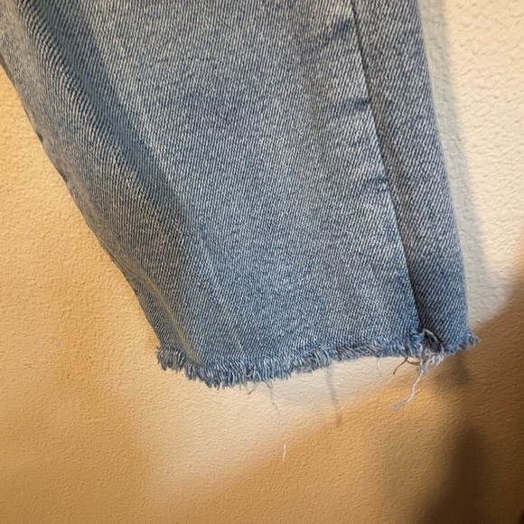 Kensie Women's 6/28 Distressed & Faded  Blue Denim Jeans V Cut Ankle - Picture 2 of 10